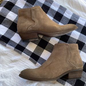 New without box Frye Carson Piping bootie medium Gray Size 8